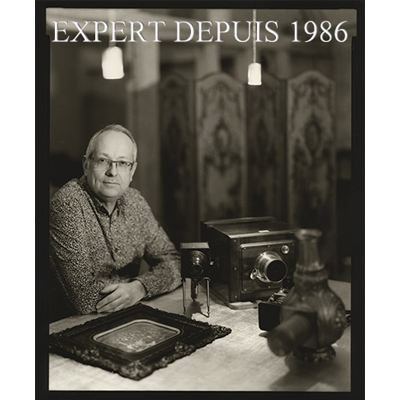 Frédéric Hoch, expert en appareils photo de collection depuis 1986